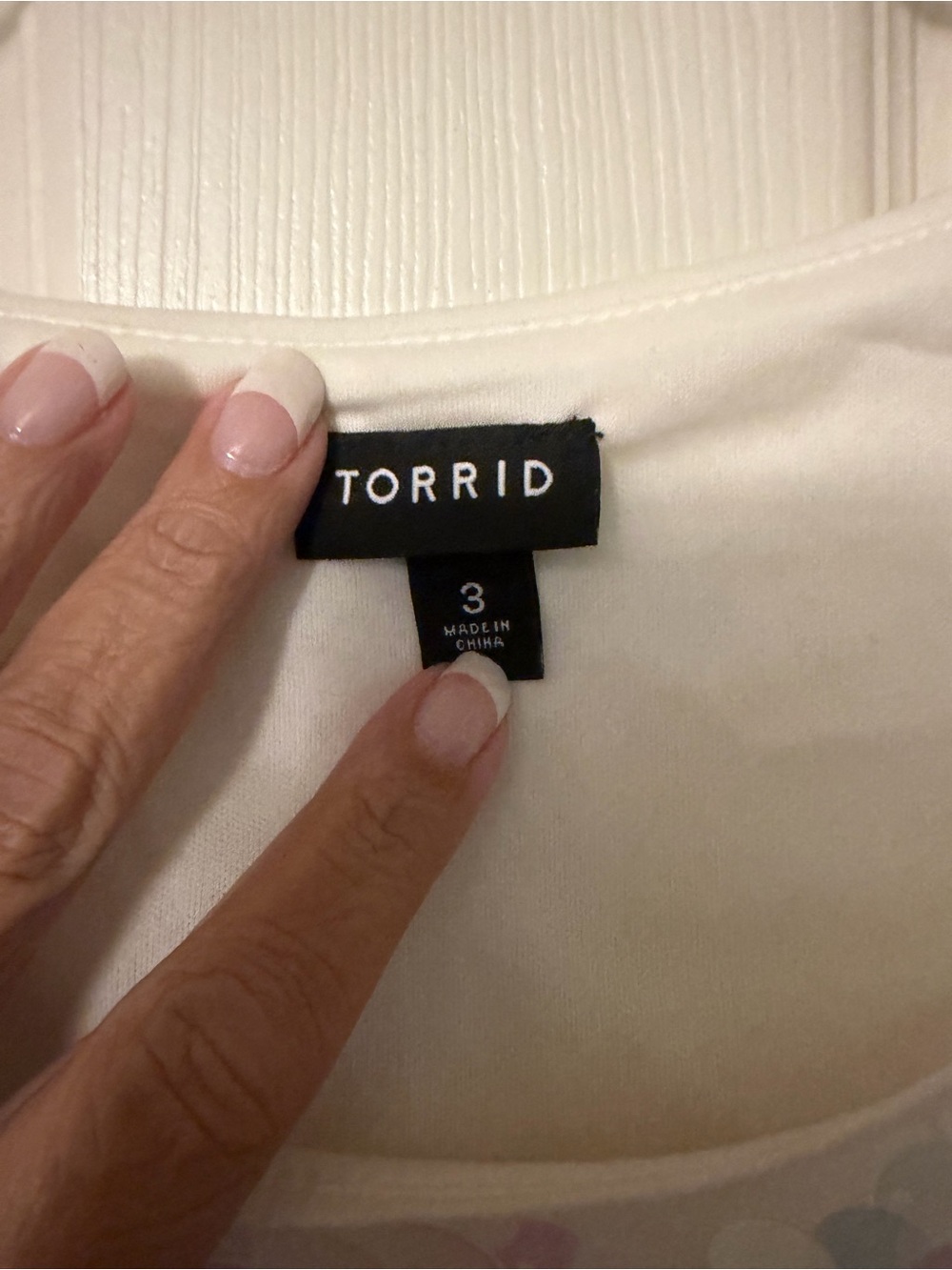 Torrid Iridescent White Sequin Short Sleeve Top - Picture 2 of 2